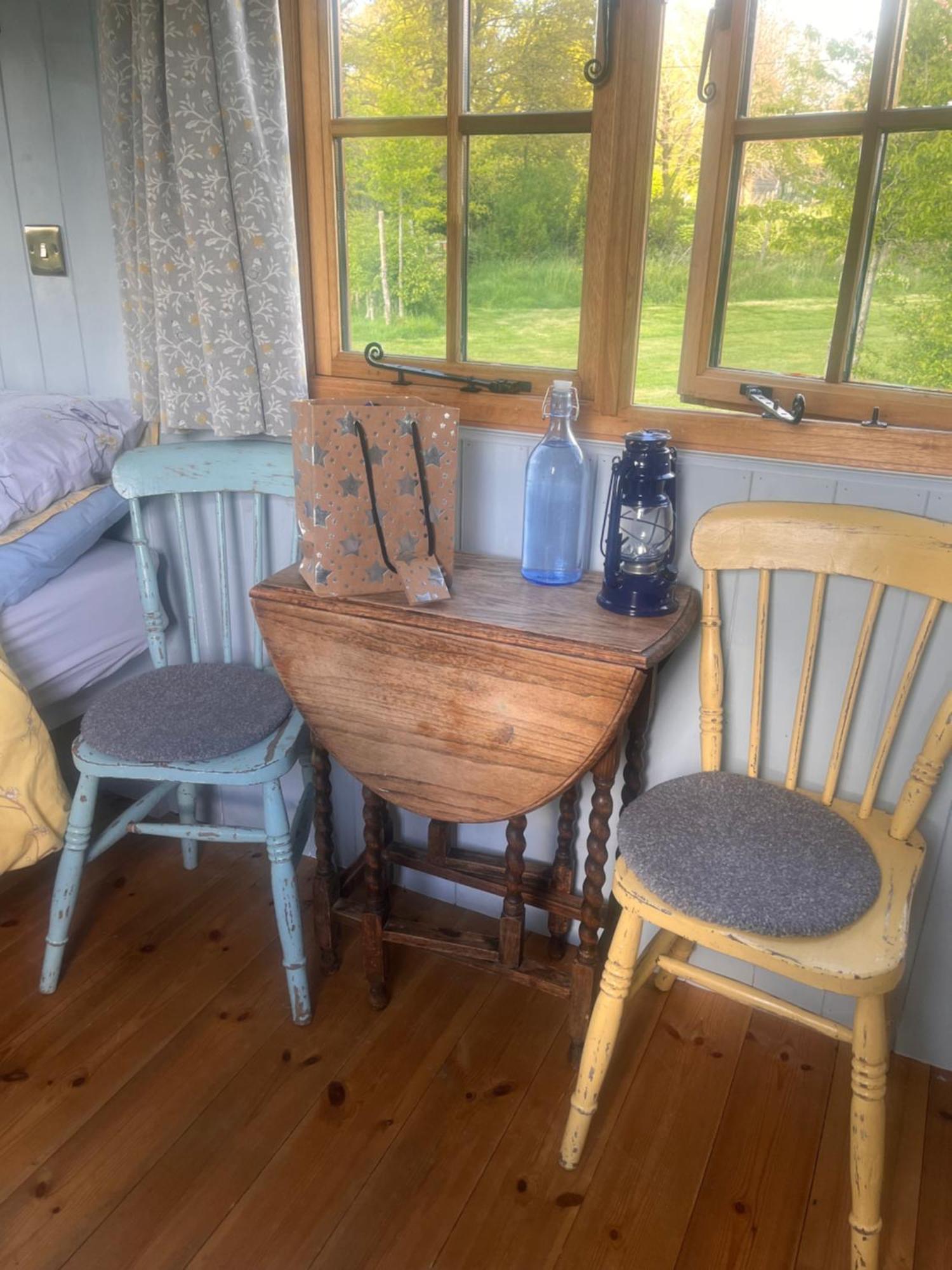 엠스워스 Sindles Farm B&B 외부 사진